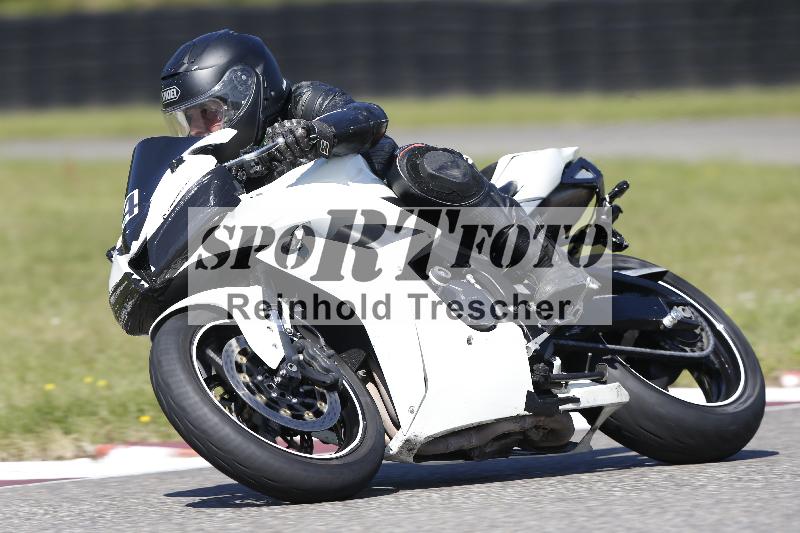 /Archiv-2025/48 25.08.2025 Cornu Master School ADR/gruen-vert/4